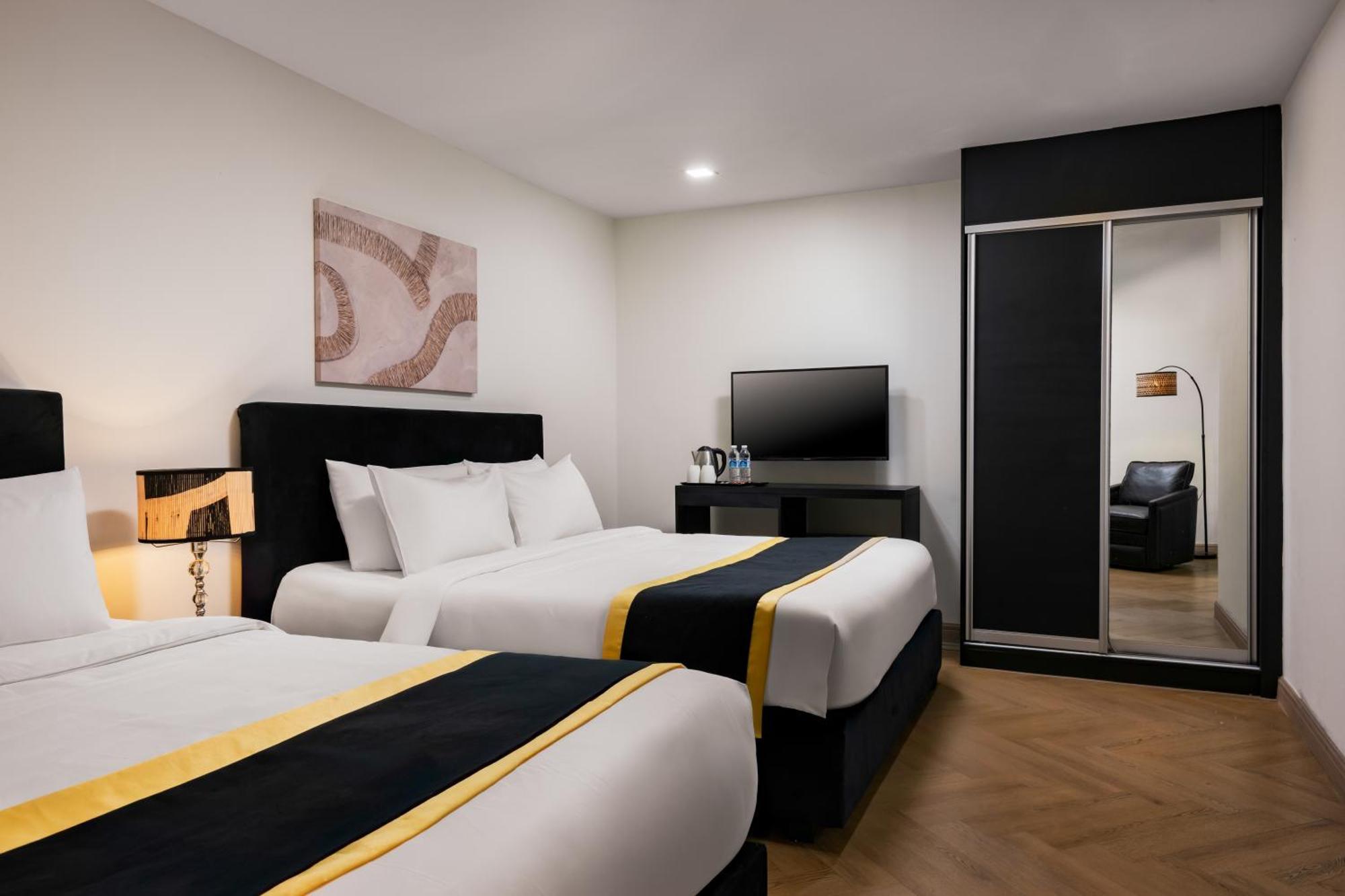 Bryqs Hotel Куала-Лумпур Экстерьер фото